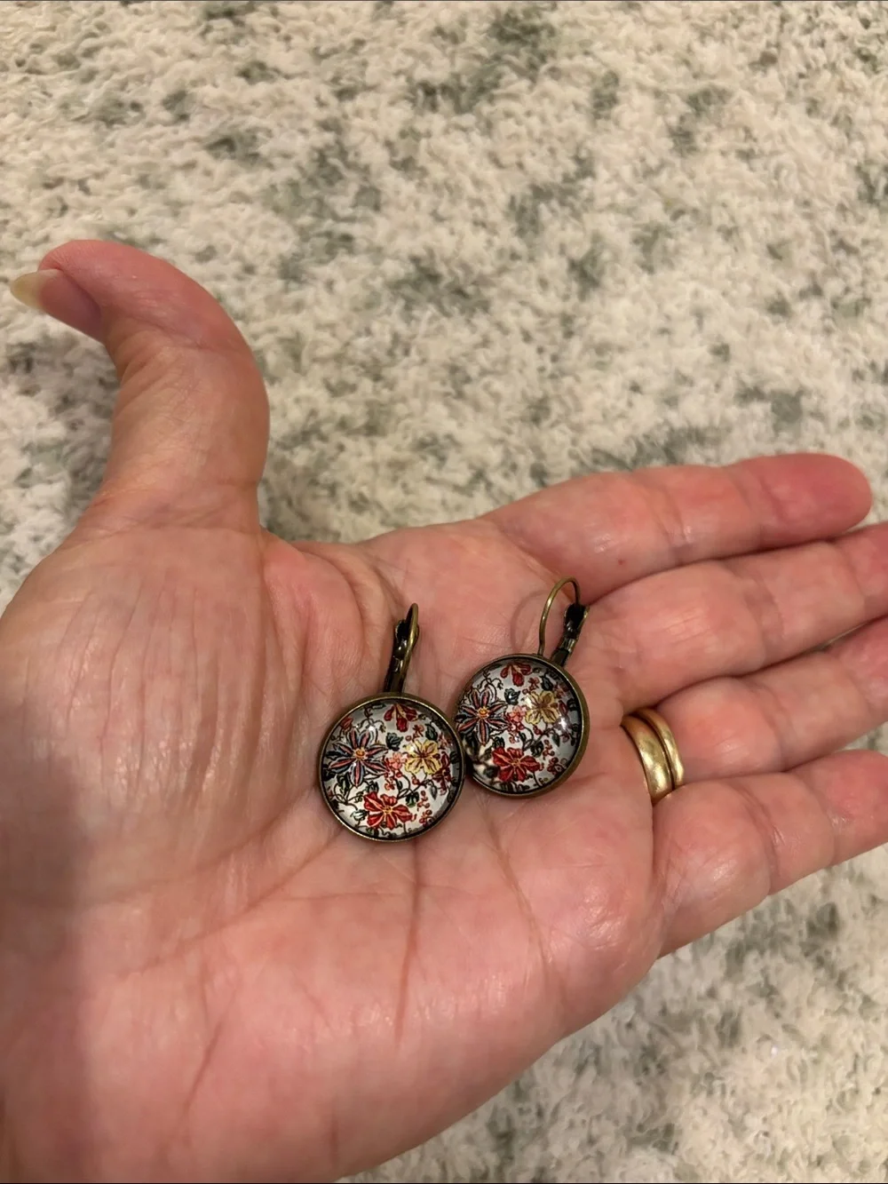 Unbranded delicate floral
